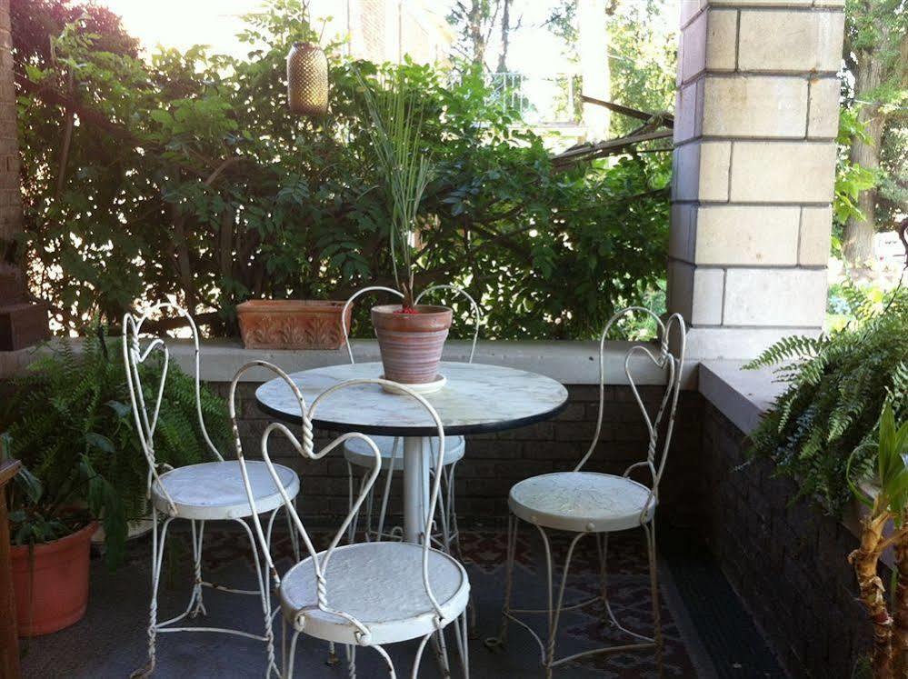 Brass Pineapple Inn Charleston Exterior photo